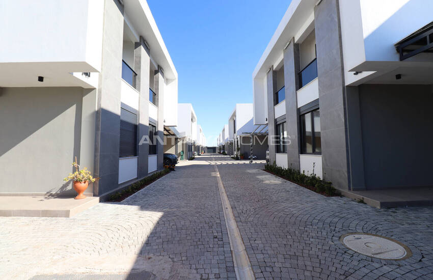 Woning Met 4 Slaapkamers, Zwembad En Tuin In Döşemealtı Antalya 9