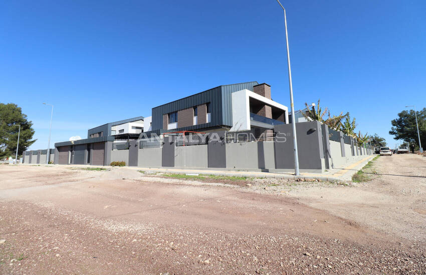 Woning Met 4 Slaapkamers, Zwembad En Tuin In Döşemealtı Antalya 10