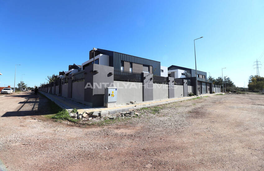 Woning Met 4 Slaapkamers, Zwembad En Tuin In Döşemealtı Antalya 12