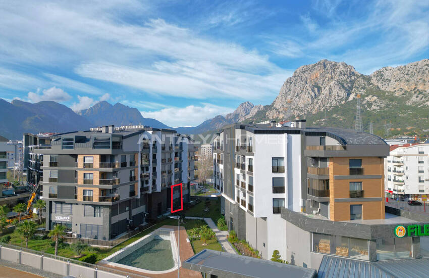 آپارتمان با منظره کوهستان در ویستا پریمیوم با استخر در کنییالتی 2