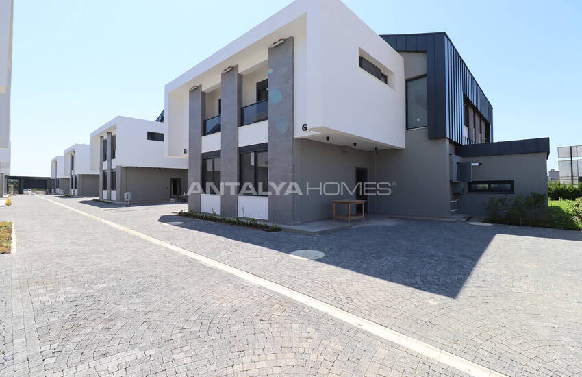 Halfvrijstaande Huis Met Zwembad En Tuin In Antalya Döşemealtı 4