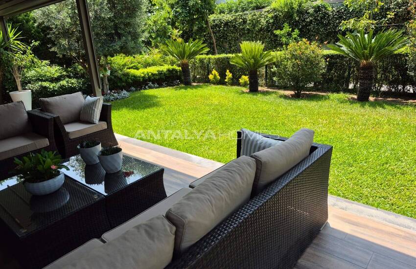 آپارتمان دوبلکس ۴ خوابه با کف باغ در آنتالیا 13