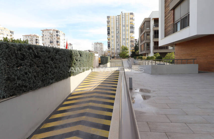 آپارتمان دوبلکس ۴ خوابه با کف باغ در آنتالیا 11