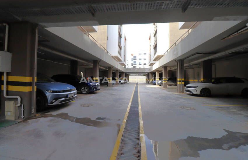 آپارتمان دوبلکس ۴ خوابه با کف باغ در آنتالیا 12