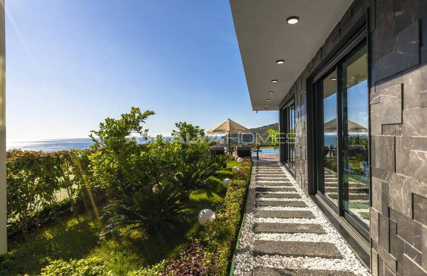 Alanya Bektaş'ta Havuzlu Satılık 3+1 Müstakil Villa 13