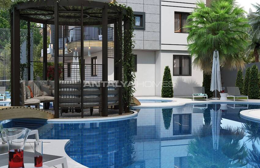 Antalya Serik'te Havuzlu Sitede Satılık 2+1 ve 3+1 Daireler 1