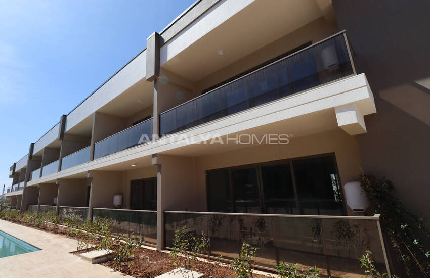 Zeezichtappartementen Met Zwembad En Tuin In Aksu Antalya 4