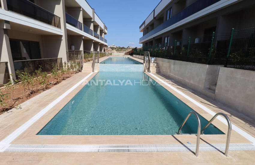 Zeezichtappartementen Met Zwembad En Tuin In Aksu Antalya 1