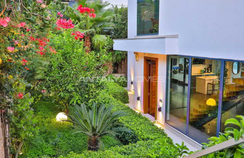 Kaş Kalkan’da Deniz ve Dağ Manzaralı Özel Havuzlu Villa 21