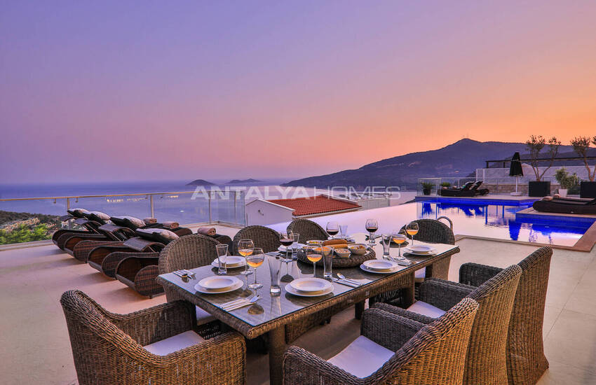 Kaş Kalkan’da Deniz ve Dağ Manzaralı Özel Havuzlu Villa 14