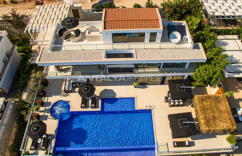 Kaş Kalkan’da Deniz ve Dağ Manzaralı Özel Havuzlu Villa 12