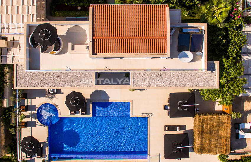 Kaş Kalkan’da Deniz ve Dağ Manzaralı Özel Havuzlu Villa 11