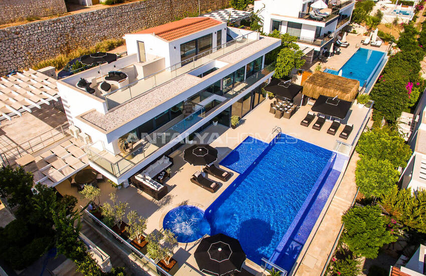 Kaş Kalkan’da Deniz ve Dağ Manzaralı Özel Havuzlu Villa 10
