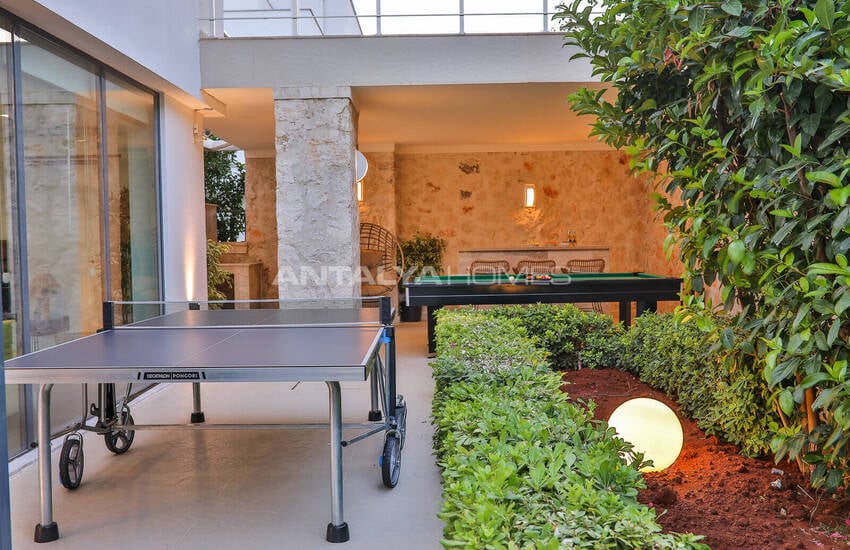 Kaş Kalkan’da Deniz ve Dağ Manzaralı Özel Havuzlu Villa 17