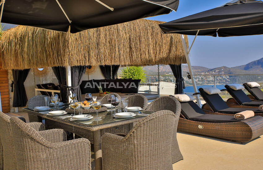 Kaş Kalkan’da Deniz ve Dağ Manzaralı Özel Havuzlu Villa 18