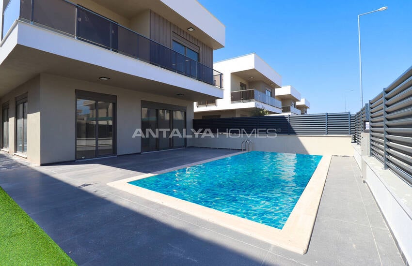 Antalya Döşemealtı’nda Özel Havuzlu ve Bahçeli Villalar 1