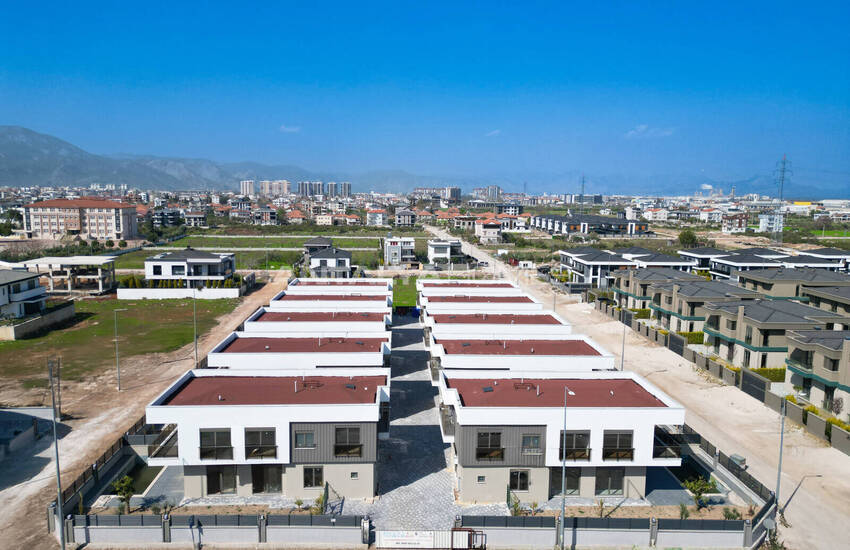 Antalya Döşemealtı’nda Özel Havuzlu ve Bahçeli Villalar 3