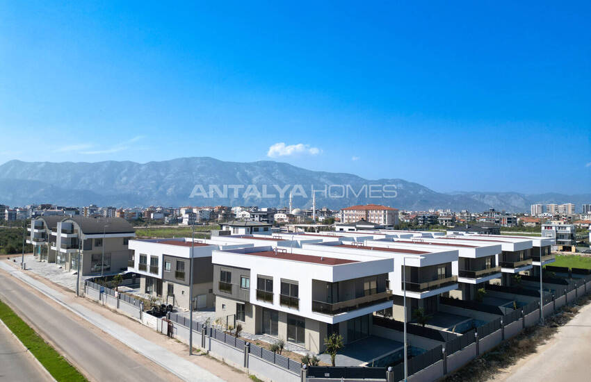 Antalya Döşemealtı’nda Özel Havuzlu ve Bahçeli Villalar 8