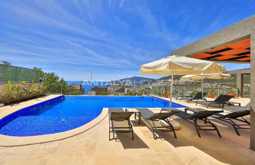 Antalya Kalkan'da Sonsuzluk Havuzlu 4+1 Lüks Villa 6