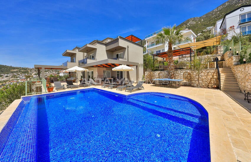 Antalya Kalkan'da Sonsuzluk Havuzlu 4+1 Lüks Villa 8