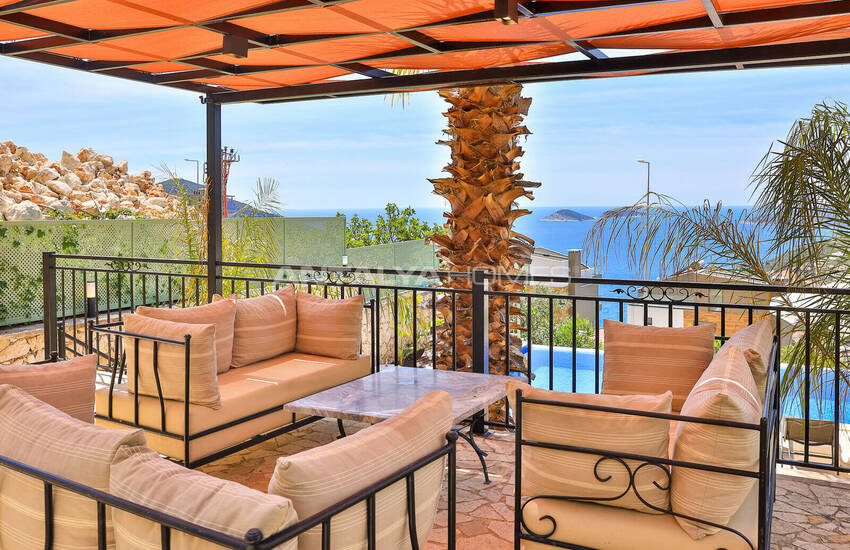 Antalya Kalkan'da Sonsuzluk Havuzlu 4+1 Lüks Villa 16