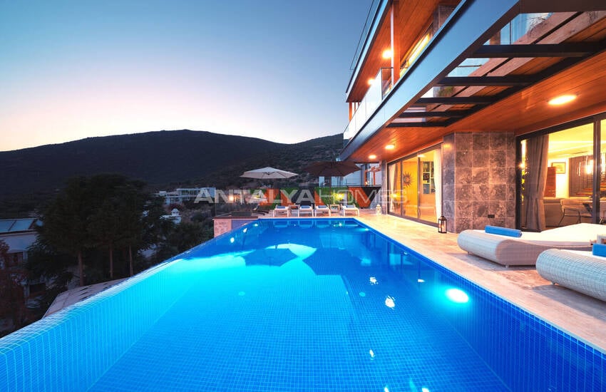 Kalkan Antalya'da Havuzlu 4+1 Deniz Manzaralı Villa 8