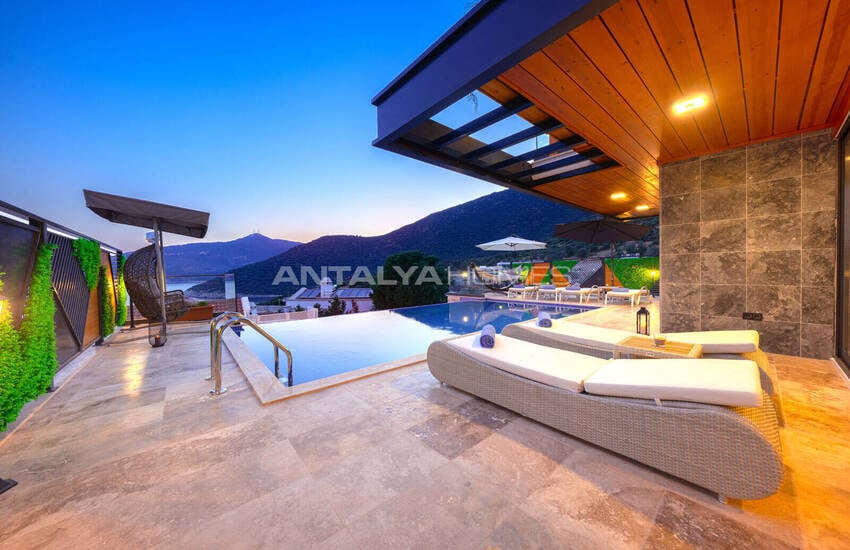 Kalkan Antalya'da Havuzlu 4+1 Deniz Manzaralı Villa 9