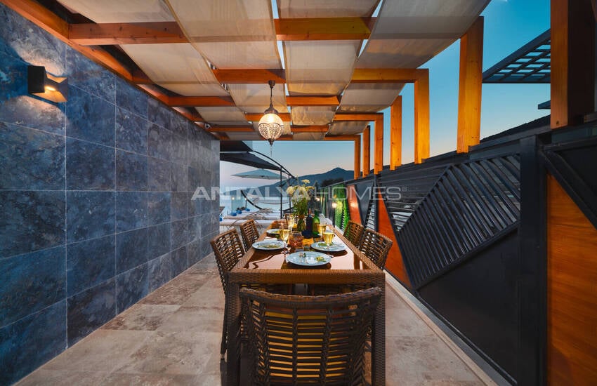 Kalkan Antalya'da Havuzlu 4+1 Deniz Manzaralı Villa 14