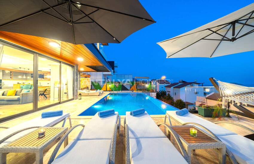 Kalkan Antalya'da Havuzlu 4+1 Deniz Manzaralı Villa 2