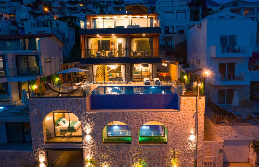 Kalkan Antalya'da Havuzlu 4+1 Deniz Manzaralı Villa 4