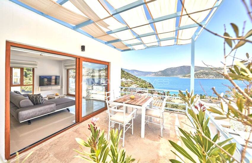 Kalkan Kışla’da Plaja Yakın Deniz Manzaralı Eşyalı Villa 2