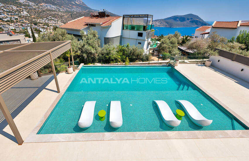 Antalya Kalkan'da Panoramik Deniz Manzaralı 4 Katlı Villa 4