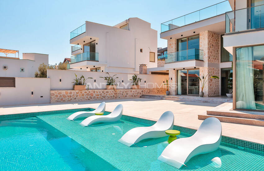 Antalya Kalkan'da Panoramik Deniz Manzaralı 4 Katlı Villa 14