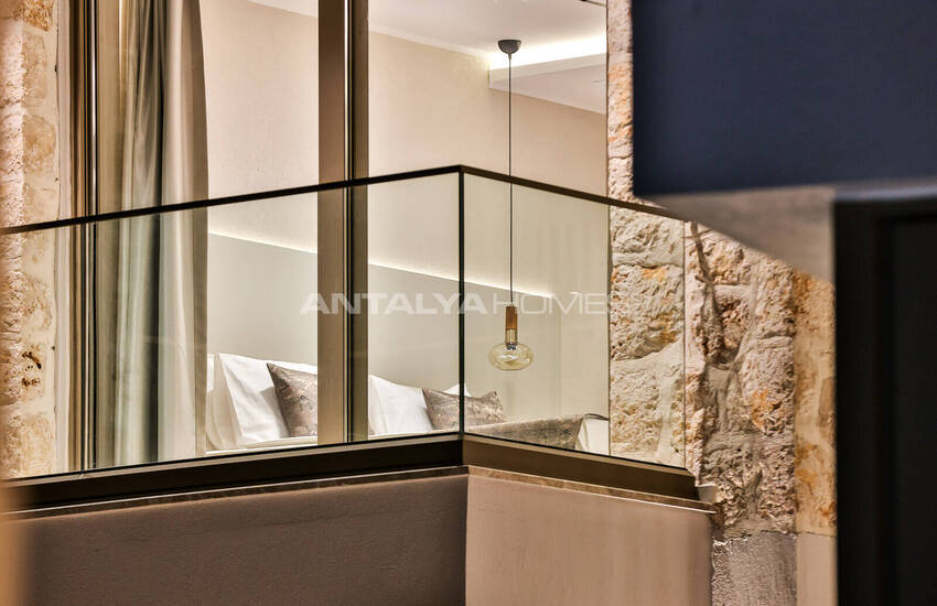 Antalya Kalkan'da Panoramik Deniz Manzaralı 4 Katlı Villa 23