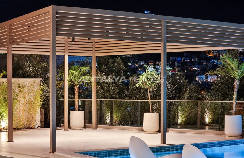 Antalya Kalkan'da Panoramik Deniz Manzaralı 4 Katlı Villa 18