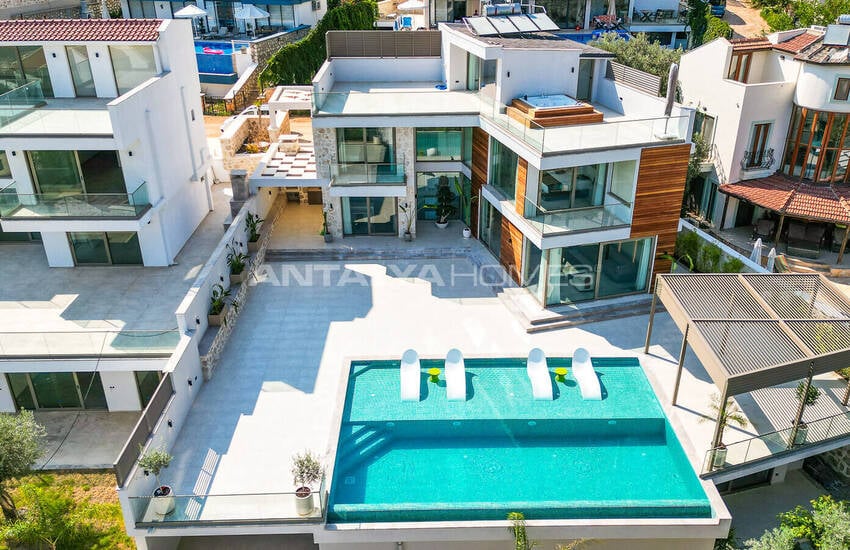 Antalya Kalkan'da Panoramik Deniz Manzaralı 4 Katlı Villa 9