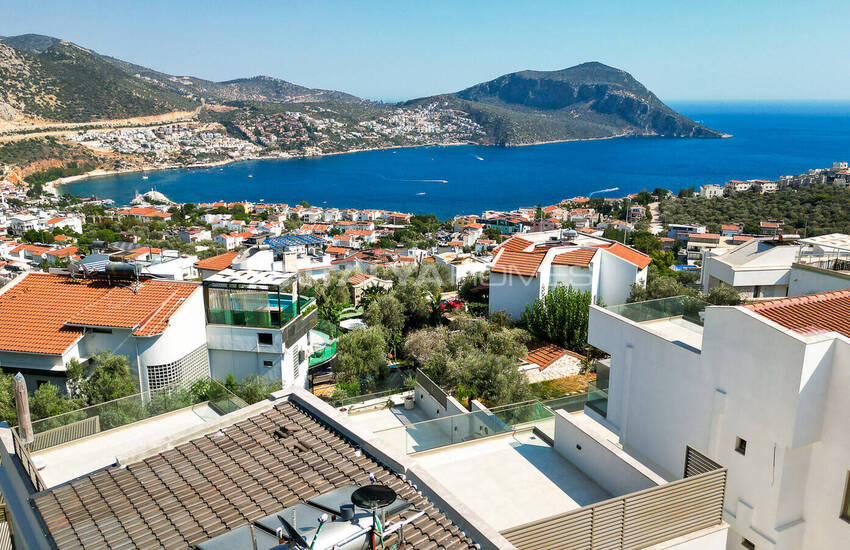 Antalya Kalkan'da Panoramik Deniz Manzaralı 4 Katlı Villa 7