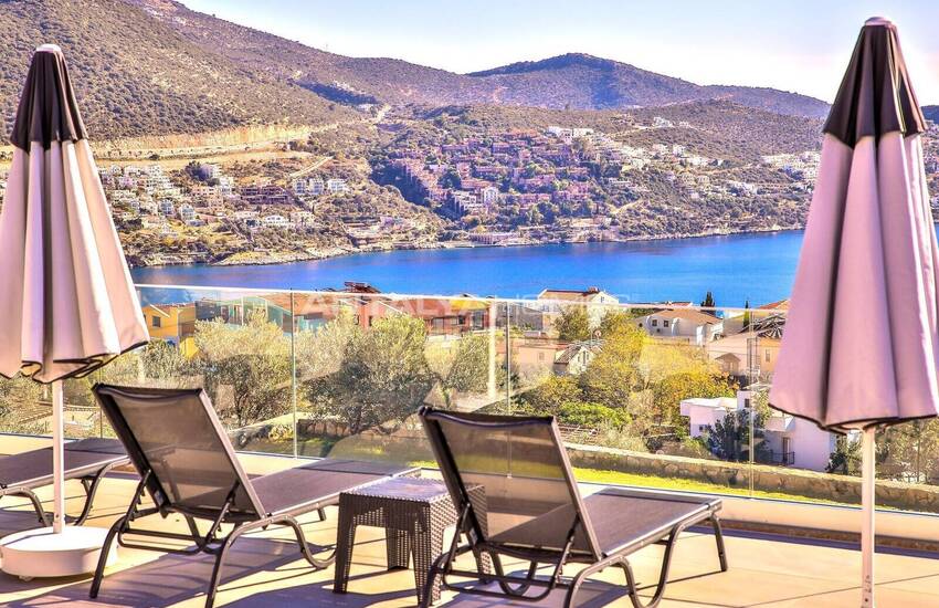 Kaş Kalkan'da Kesintisiz Deniz Manzaralı Havuzlu Villa 11