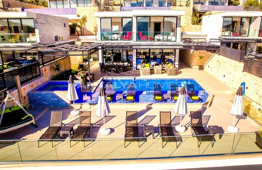 Kaş Kalkan'da Kesintisiz Deniz Manzaralı Havuzlu Villa 12
