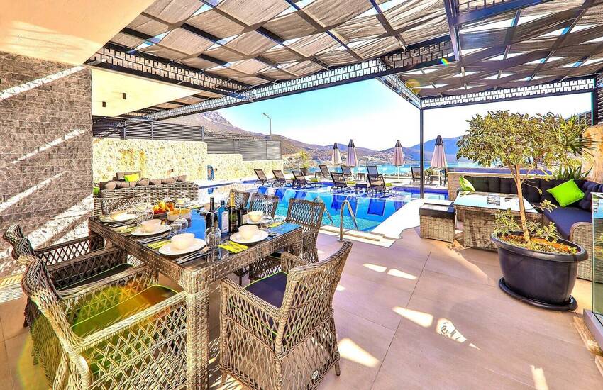 Kaş Kalkan'da Kesintisiz Deniz Manzaralı Havuzlu Villa 10