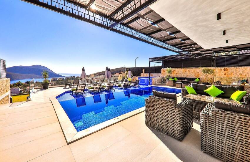 Kaş Kalkan'da Kesintisiz Deniz Manzaralı Havuzlu Villa 4