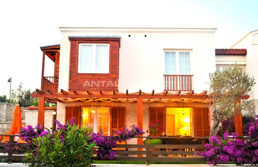 Villa Meublée 3 Chambres Avec Piscine À Kalkan, Antalya 1