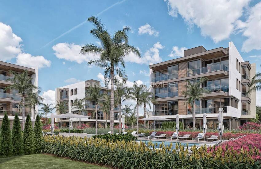 Flats in a Secure Complex with Pools in Antalya Uncalı 3
