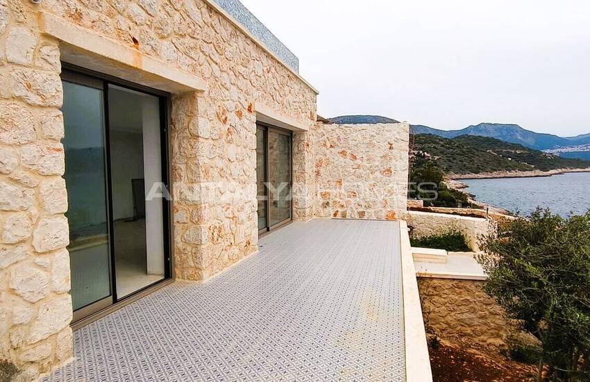 Antalya Kaş'ta Satılık Denize Sıfır 4+1 Villa 6