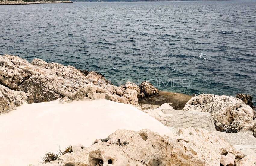 Antalya Kaş'ta Satılık Denize Sıfır 4+1 Villa 8