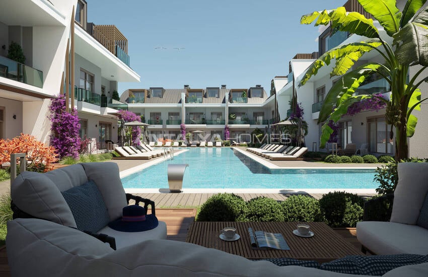 Flats in a Complex with Rich Amenities in Antalya Lara 2