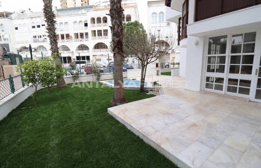 Villa with Garden and Shared Pool in Antalya Lara Örnekköy 6