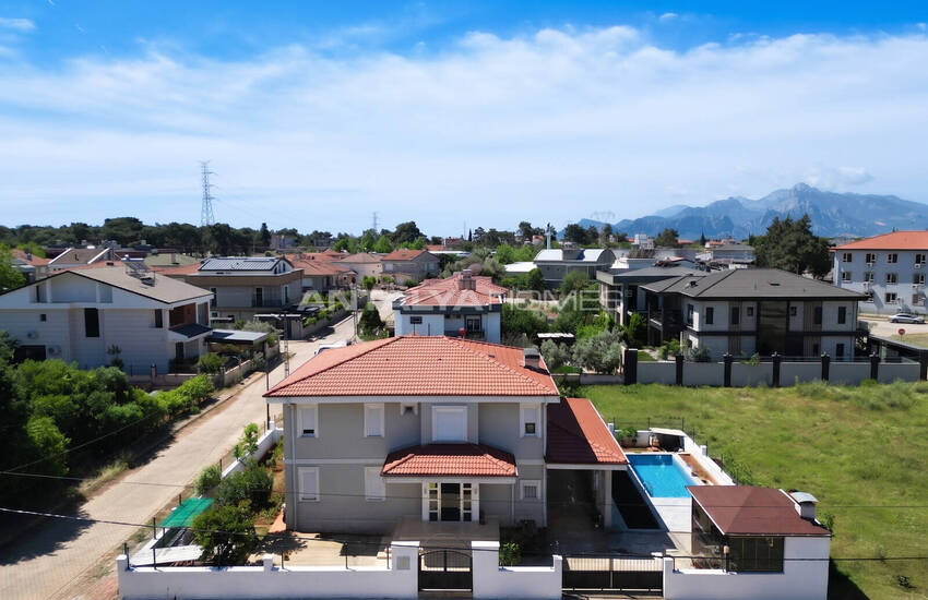 Antalya Döşemealtı'nda Özel Havuzlu Satılık 4+1 Villa 4