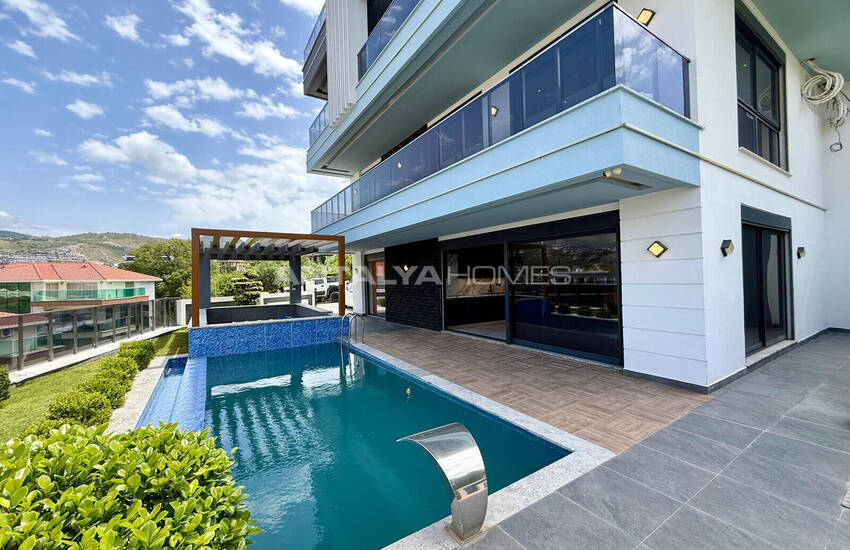 Villa Mit Meerblick Und Privatem Pool In Meeresnähe In Alanya 1