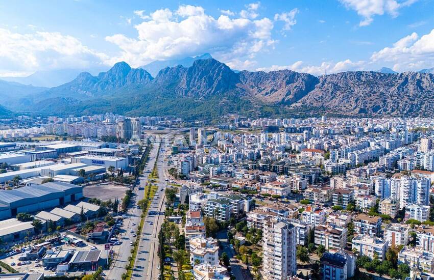 Antalya Konyaaltı'da Havuzlu Sitede Daireler 1